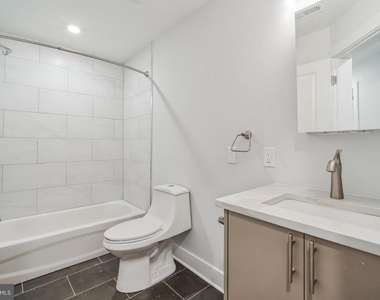 646 N 32nd Street - Photo Thumbnail 8