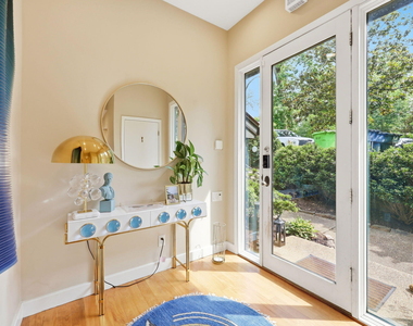 2828 Exeter Circle - Photo Thumbnail 3