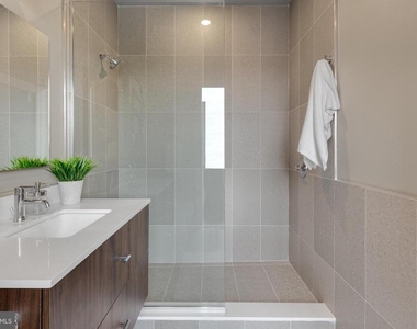 525 N 41st Street - Photo Thumbnail 18