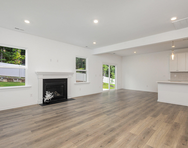 153 Hickory Grove Drive - Photo Thumbnail 5