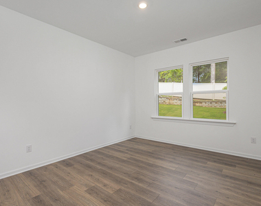 153 Hickory Grove Drive - Photo Thumbnail 5