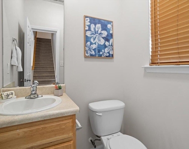 693 Citrus Petal Road - Photo Thumbnail 15