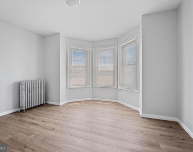 5749 Catharine Street - Photo Thumbnail 13