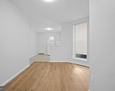 5749 Catharine Street - Photo Thumbnail 4