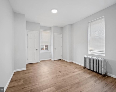 5749 Catharine Street - Photo Thumbnail 9