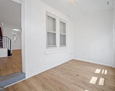 5749 Catharine Street - Photo Thumbnail 1