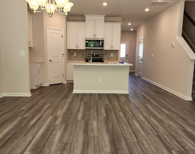 250 Brook Farm Lane - Photo Thumbnail 4