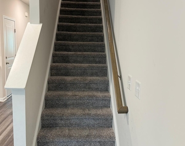 250 Brook Farm Lane - Photo Thumbnail 18