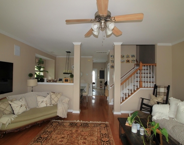 317 Kinellan Lane - Photo Thumbnail 14