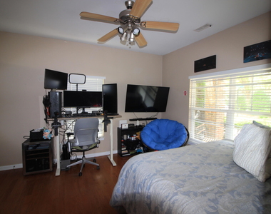317 Kinellan Lane - Photo Thumbnail 4