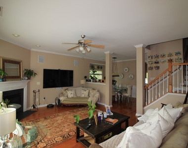 317 Kinellan Lane - Photo Thumbnail 12