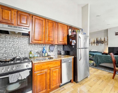 1546 Frankford Avenue - Photo Thumbnail 8