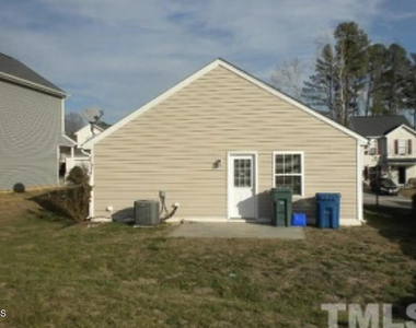 509 Cove Hollow Drive - Photo Thumbnail 2