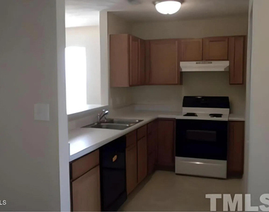 509 Cove Hollow Drive - Photo Thumbnail 3