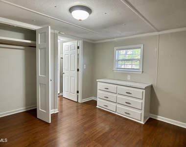 2145 Winston Road - Photo Thumbnail 10