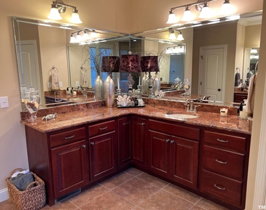 10216 San Remo Place - Photo Thumbnail 16