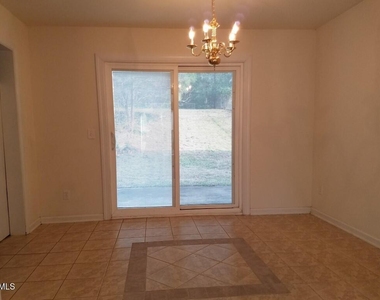 3319 Lassiter Street - Photo Thumbnail 6