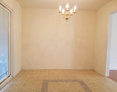 3319 Lassiter Street - Photo Thumbnail 5