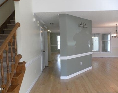 5500 Fortunes Ridge Drive - Photo Thumbnail 6