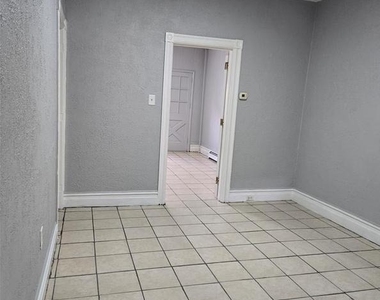 436 Pierce Street - Photo Thumbnail 2