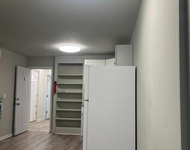 625 Dekalb Street - Photo Thumbnail 3