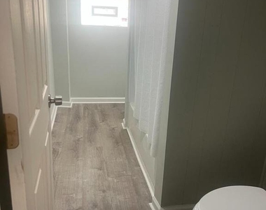 625 Dekalb Street - Photo Thumbnail 7
