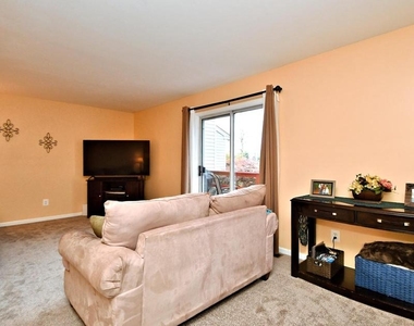 800 Beacon Court - Photo Thumbnail 13