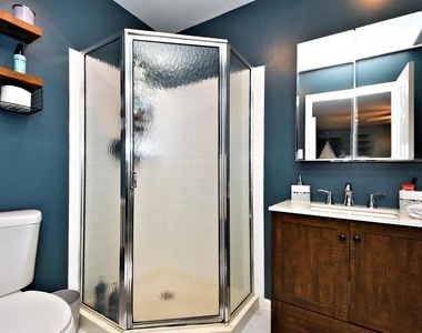 800 Beacon Court - Photo Thumbnail 34
