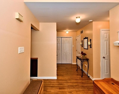 800 Beacon Court - Photo Thumbnail 6