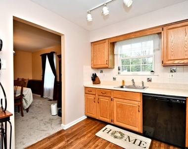800 Beacon Court - Photo Thumbnail 17