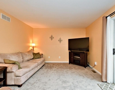 800 Beacon Court - Photo Thumbnail 7
