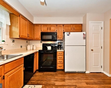 800 Beacon Court - Photo Thumbnail 20
