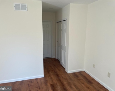 17 Log Pond Drive - Photo Thumbnail 9