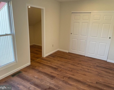 17 Log Pond Drive - Photo Thumbnail 17