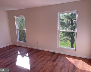 17 Log Pond Drive - Photo Thumbnail 5