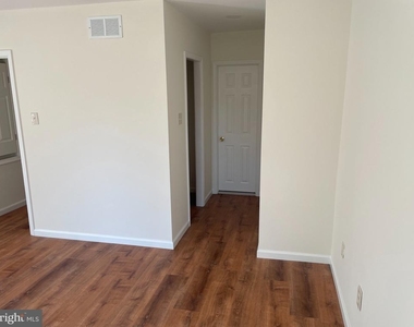 17 Log Pond Drive - Photo Thumbnail 8