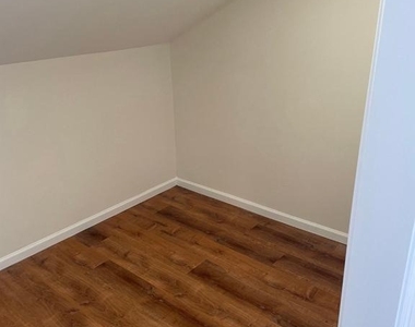 17 Log Pond Drive - Photo Thumbnail 20