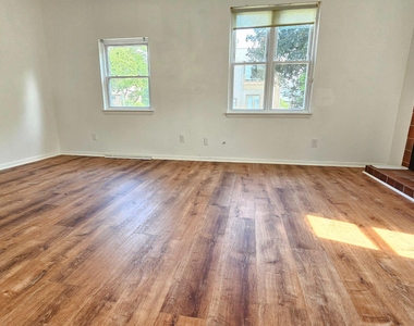 117 Hamlet Drive - Photo Thumbnail 4