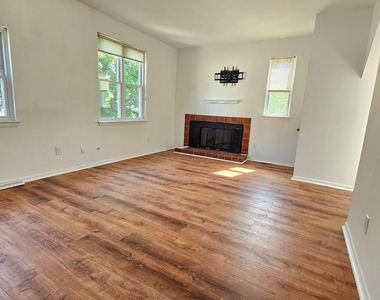 117 Hamlet Drive - Photo Thumbnail 5