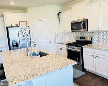 223 Seven Springs Lane - Photo Thumbnail 7