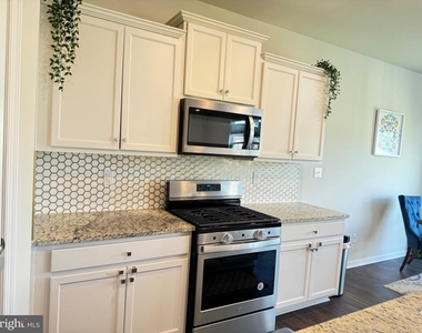 223 Seven Springs Lane - Photo Thumbnail 6