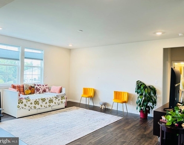 223 Seven Springs Lane - Photo Thumbnail 4