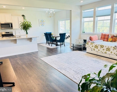 223 Seven Springs Lane - Photo Thumbnail 5