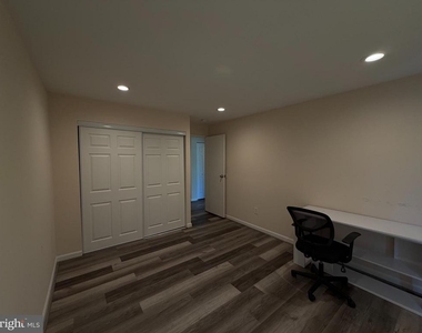 406 Brandywine Court - Photo Thumbnail 9