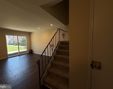 406 Brandywine Court - Photo Thumbnail 2