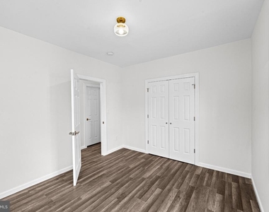 255 S 6th Avenue - Photo Thumbnail 12