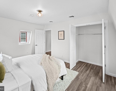 255 S 6th Avenue - Photo Thumbnail 16