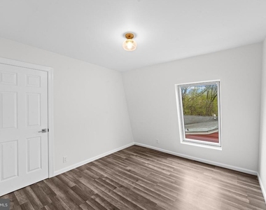 255 S 6th Avenue - Photo Thumbnail 18