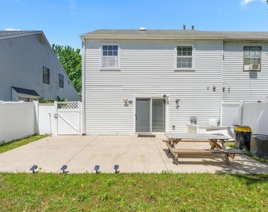 64 Hampton Gate Drive - Photo Thumbnail 14