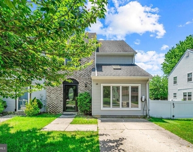68 Franklin Drive - Photo Thumbnail 1